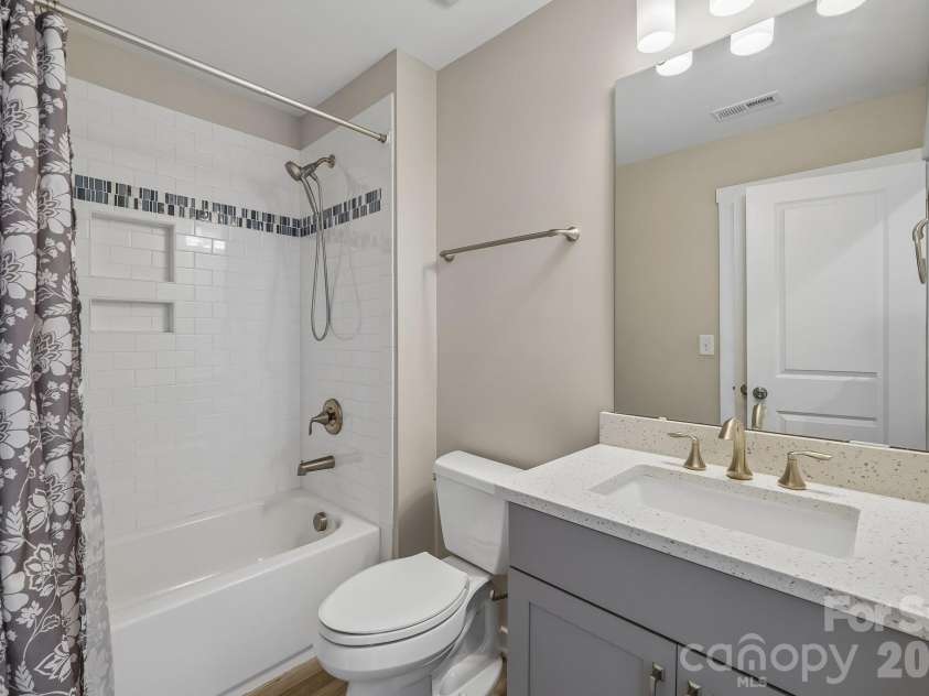 977 Bellegray Lane, Concord, NC 28027.  MLS# CAR4405137, YatesRealty ID 39078. 
