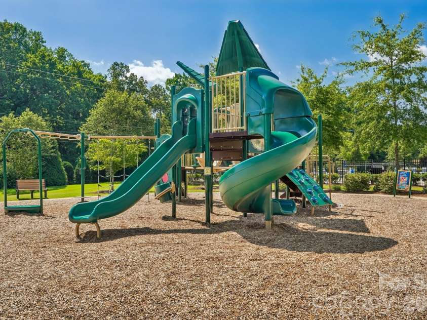 977 Bellegray Lane, Concord, NC 28027.  MLS# CAR4405137, YatesRealty ID 39078. 