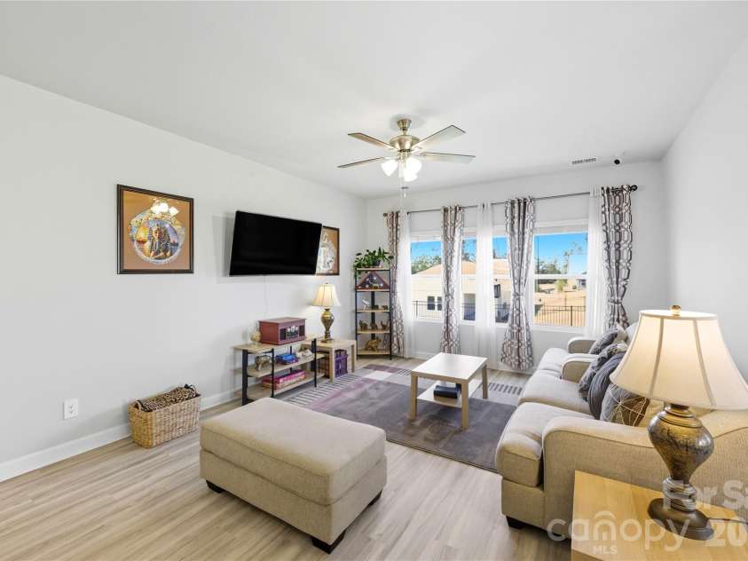 2023 Merida Street, Charlotte, NC 28214.  MLS# CAR4306693, YatesRealty ID 39079. Living Room