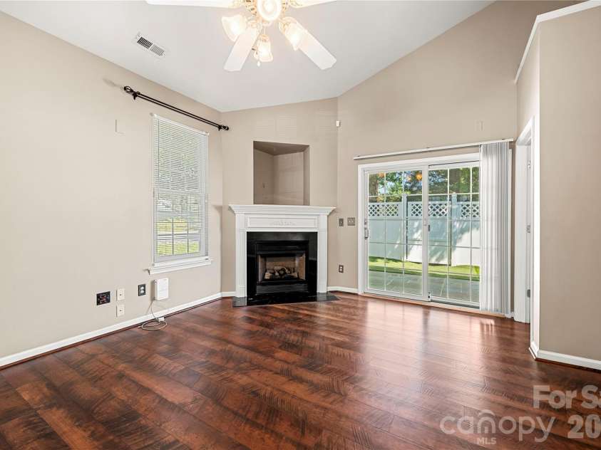 207 Dawn Mist Lane, Fort Mill, SC 29708.  MLS# CAR4402183, YatesRealty ID 39079. 