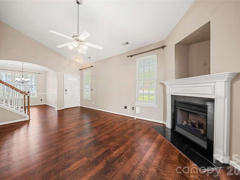207 Dawn Mist Lane, Fort Mill, SC 29708.  MLS# CAR4402183, YatesRealty ID 39079. 