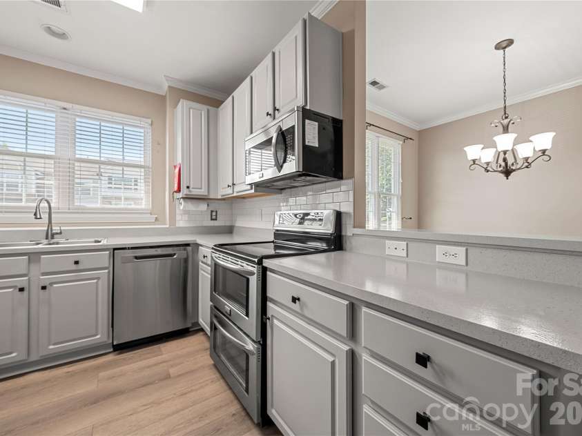 207 Dawn Mist Lane, Fort Mill, SC 29708.  MLS# CAR4402183, YatesRealty ID 39079. 