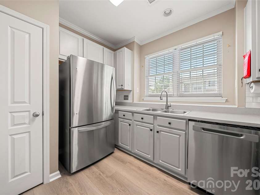 207 Dawn Mist Lane, Fort Mill, SC 29708.  MLS# CAR4402183, YatesRealty ID 39079. 