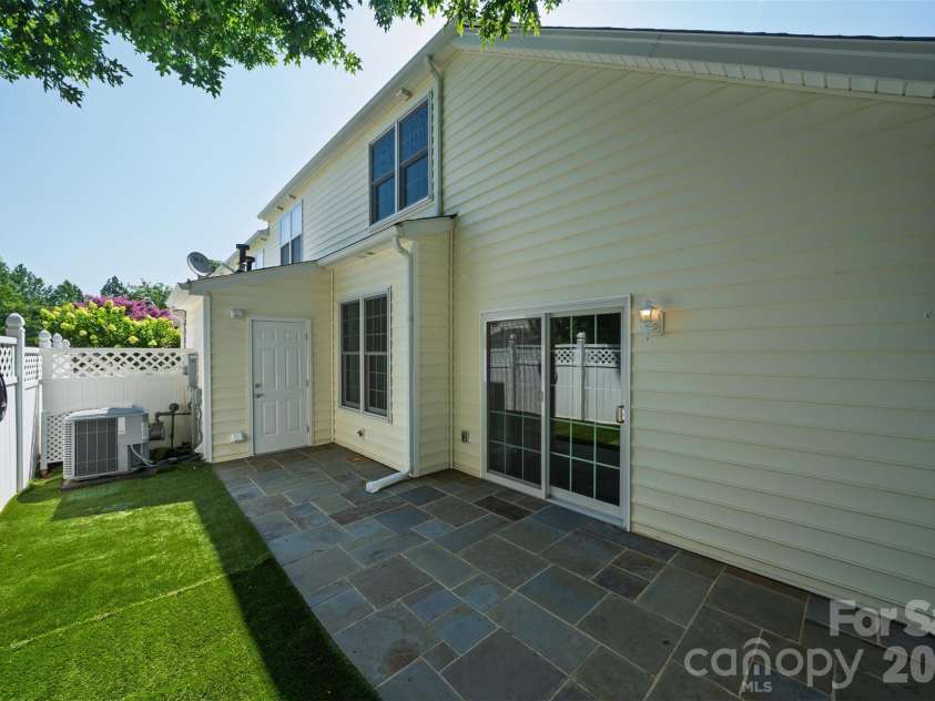 207 Dawn Mist Lane, Fort Mill, SC 29708.  MLS# CAR4402183, YatesRealty ID 39079. 