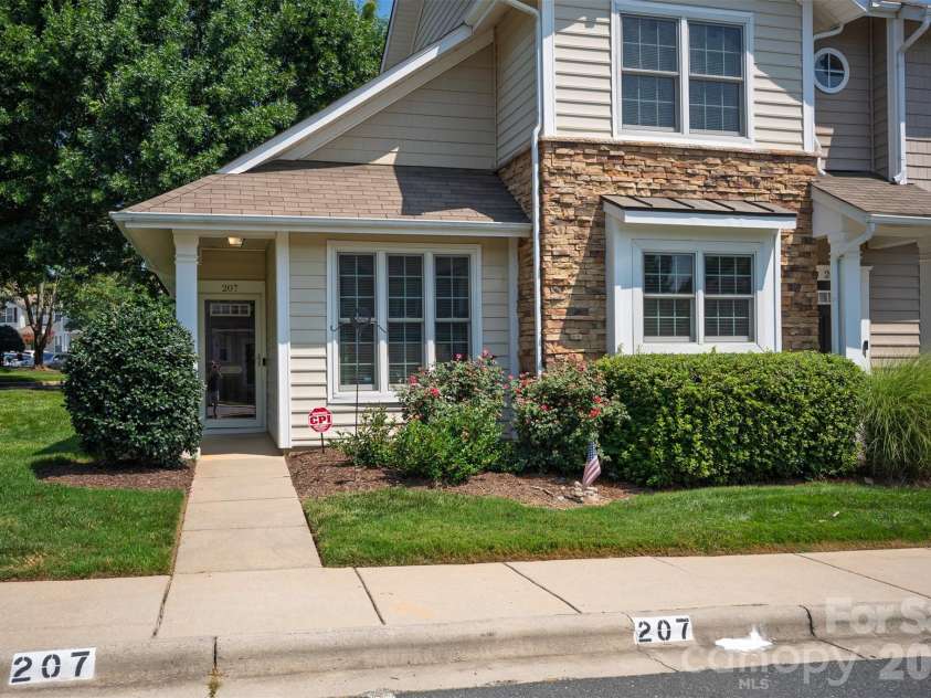 207 Dawn Mist Lane, Fort Mill, SC 29708.  MLS# CAR4402183, YatesRealty ID 39079. 