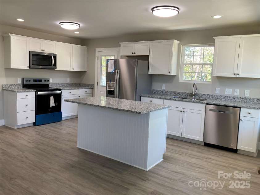 1537 POSTON Circle, Gastonia, NC 28054.  MLS# CAR4237260, YatesRealty ID 3908. 
