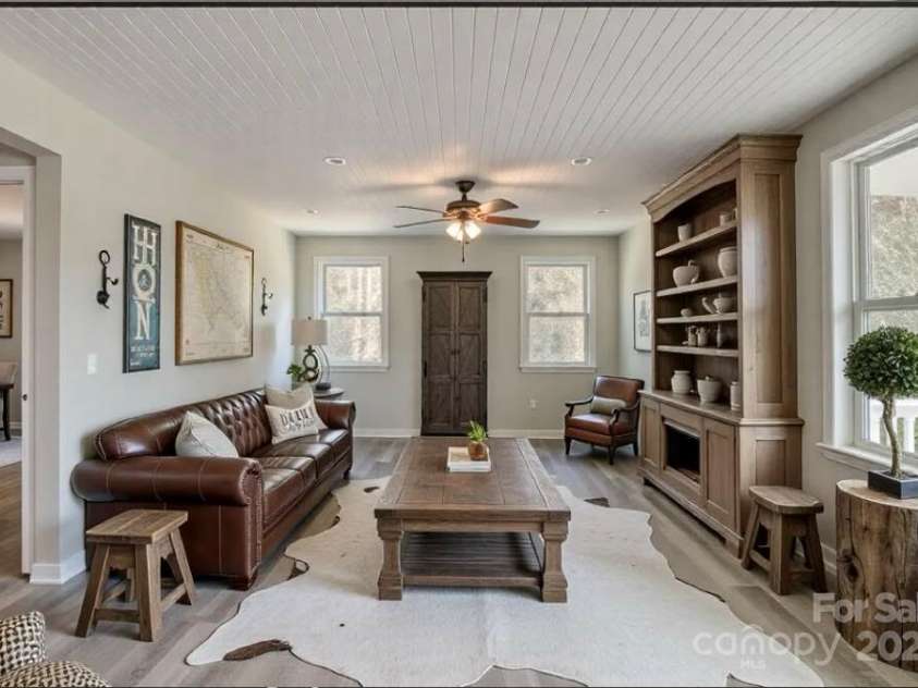 4210 Johnson Road, Jefferson, SC 29718.  MLS# CAR4198585, YatesRealty ID 3908. Living room