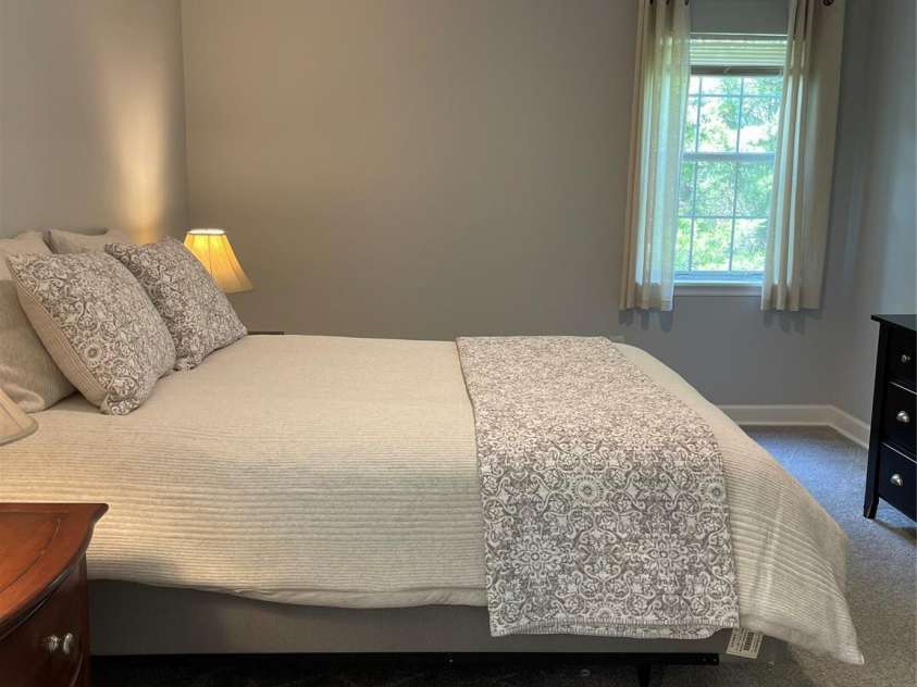 8014 Sherington Way, Charlotte, NC 28227.  MLS# CAR4343661, YatesRealty ID 3908. 