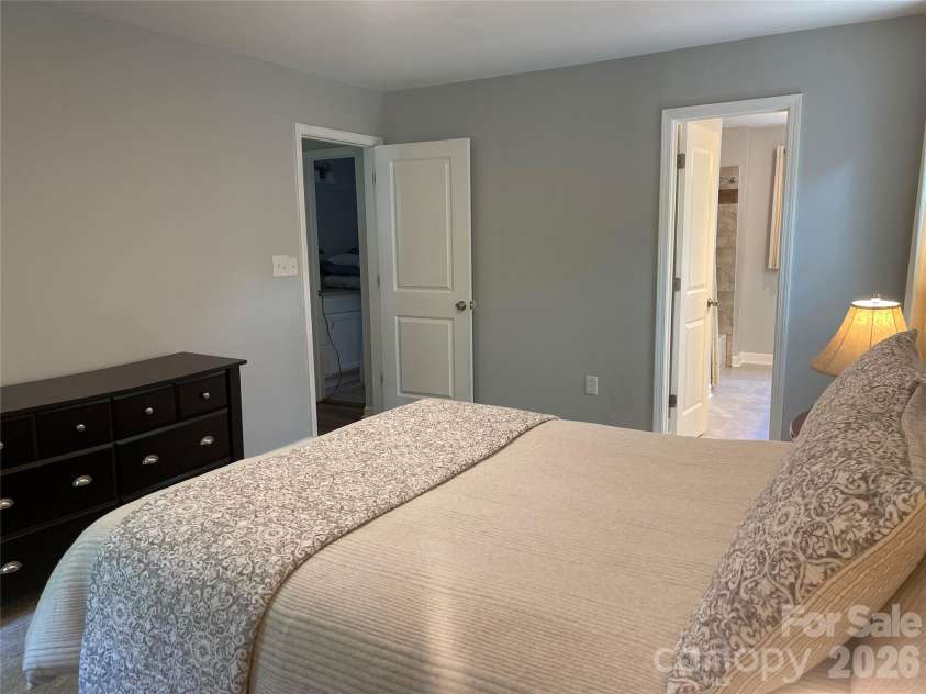 8014 Sherington Way, Charlotte, NC 28227.  MLS# CAR4343661, YatesRealty ID 3908. 