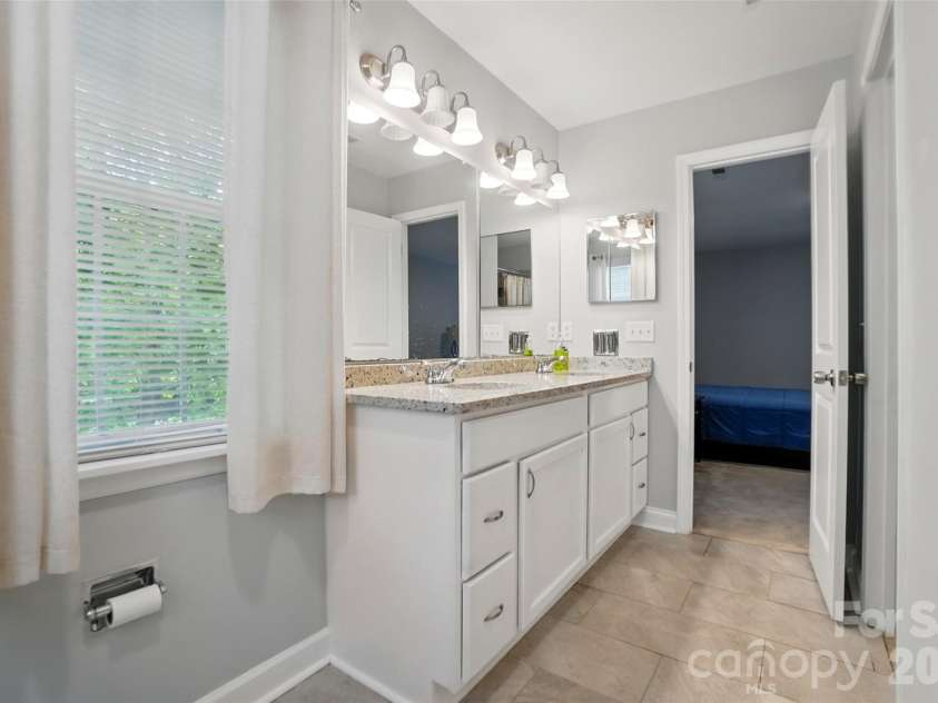 8014 Sherington Way, Charlotte, NC 28227.  MLS# CAR4343661, YatesRealty ID 3908. 