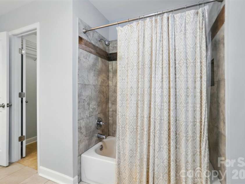 8014 Sherington Way, Charlotte, NC 28227.  MLS# CAR4343661, YatesRealty ID 3908. 