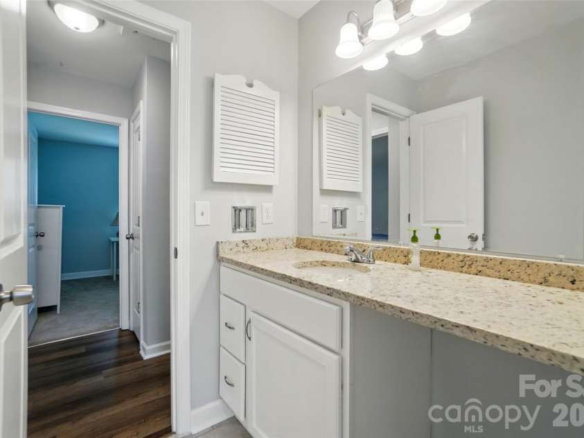 8014 Sherington Way, Charlotte, NC 28227.  MLS# CAR4343661, YatesRealty ID 3908. 