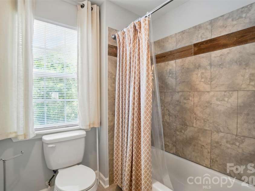 8014 Sherington Way, Charlotte, NC 28227.  MLS# CAR4343661, YatesRealty ID 3908. 