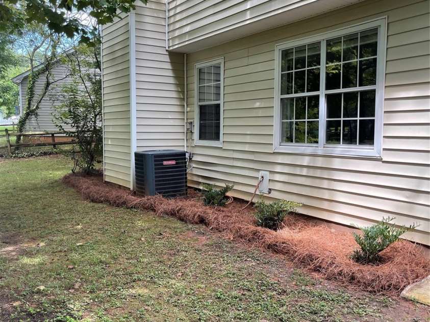 8014 Sherington Way, Charlotte, NC 28227.  MLS# CAR4343661, YatesRealty ID 3908. 