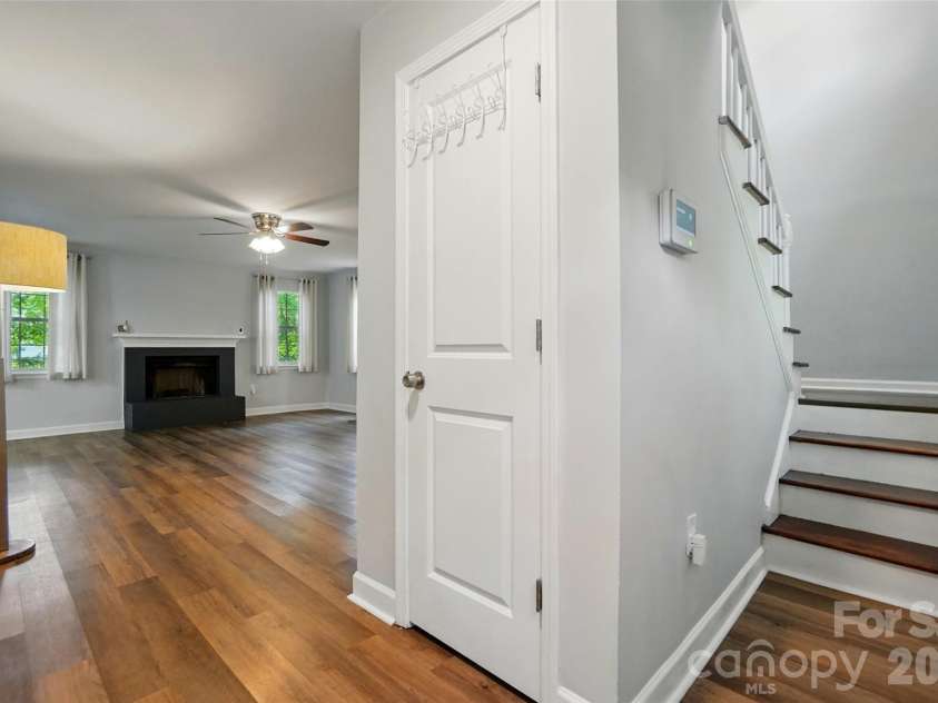 8014 Sherington Way, Charlotte, NC 28227.  MLS# CAR4343661, YatesRealty ID 3908. Front Entry