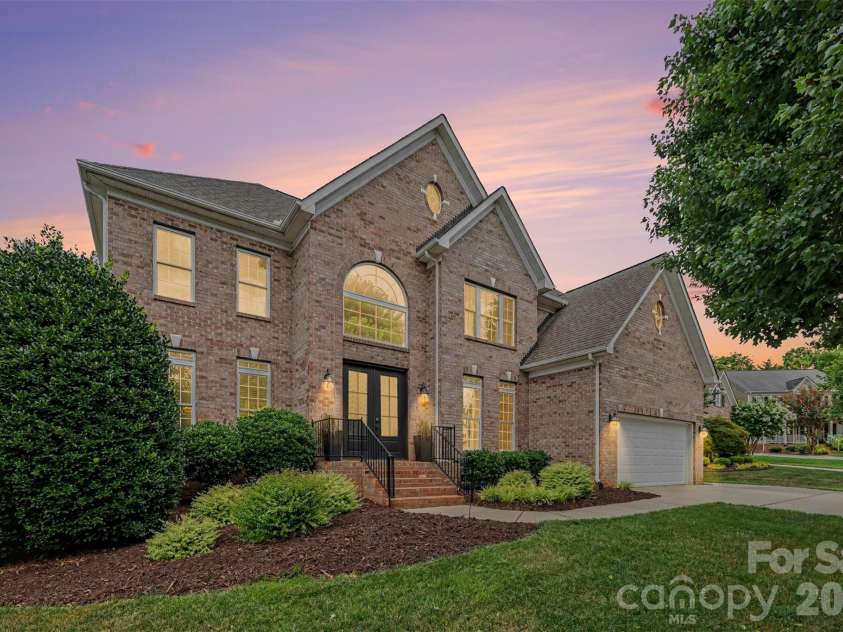 8921 Whittingham Drive, Waxhaw, NC 28173.  MLS# CAR4404543, YatesRealty ID 39080. 