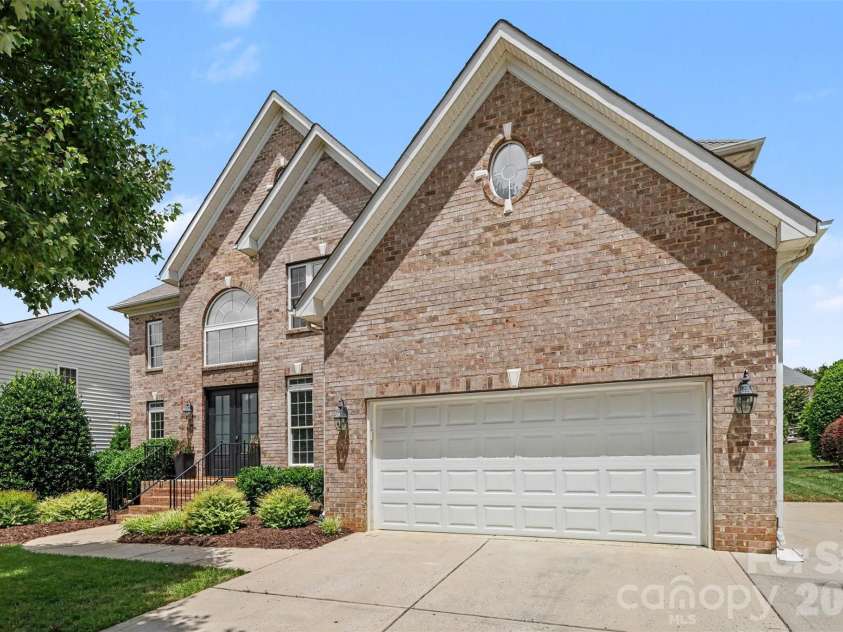 8921 Whittingham Drive, Waxhaw, NC 28173.  MLS# CAR4404543, YatesRealty ID 39080. 