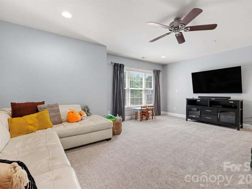 8921 Whittingham Drive, Waxhaw, NC 28173.  MLS# CAR4404543, YatesRealty ID 39080. 
