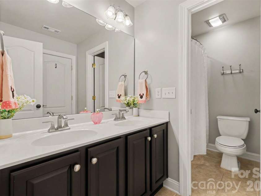 8921 Whittingham Drive, Waxhaw, NC 28173.  MLS# CAR4404543, YatesRealty ID 39080. 
