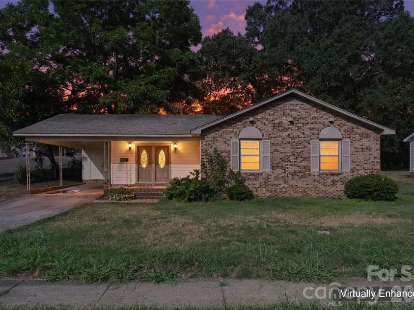 901 Kennedy Street, Monroe, NC 28110.  MLS# CAR4404296, YatesRealty ID 39084. 