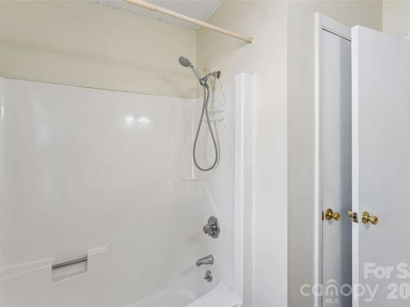 901 Kennedy Street, Monroe, NC 28110.  MLS# CAR4404296, YatesRealty ID 39084. 