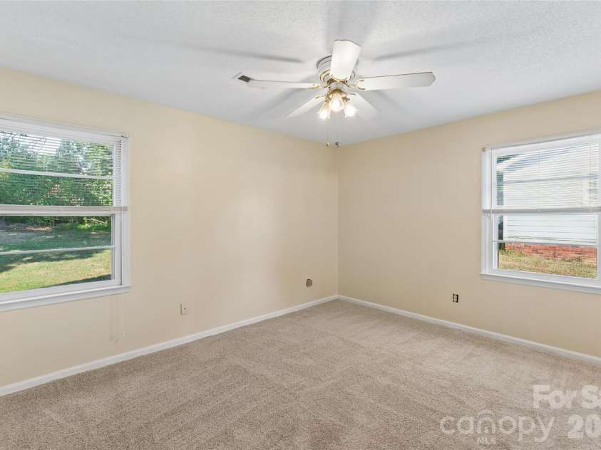 901 Kennedy Street, Monroe, NC 28110.  MLS# CAR4404296, YatesRealty ID 39084. 
