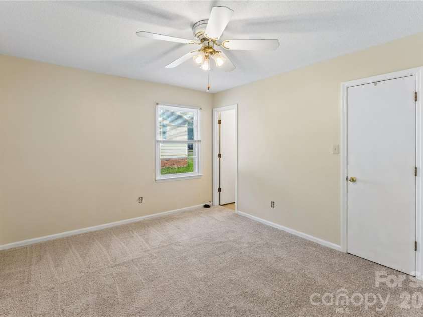 901 Kennedy Street, Monroe, NC 28110.  MLS# CAR4404296, YatesRealty ID 39084. 