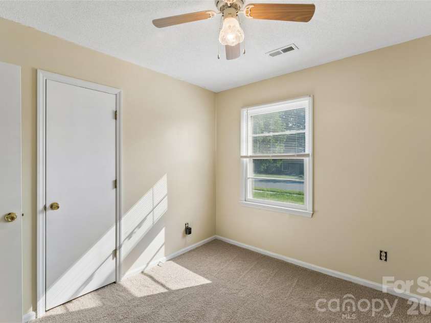 901 Kennedy Street, Monroe, NC 28110.  MLS# CAR4404296, YatesRealty ID 39084. 