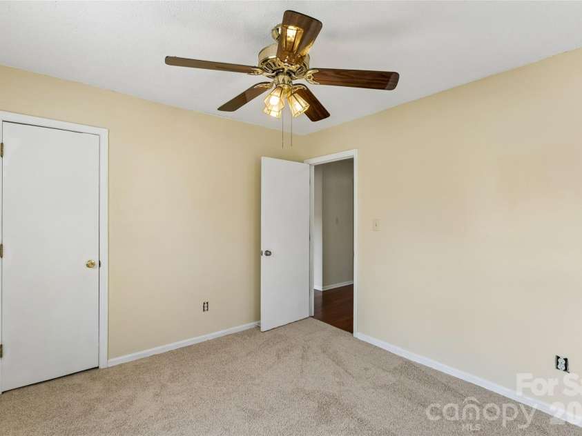 901 Kennedy Street, Monroe, NC 28110.  MLS# CAR4404296, YatesRealty ID 39084. 