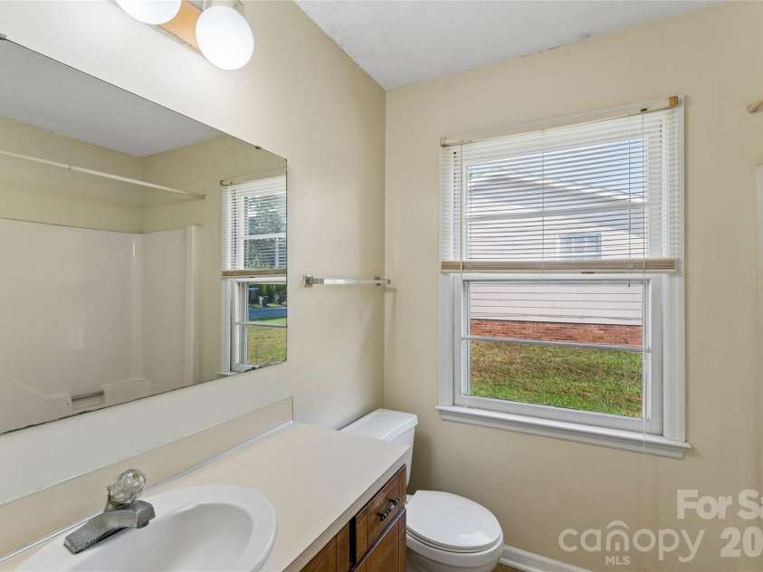 901 Kennedy Street, Monroe, NC 28110.  MLS# CAR4404296, YatesRealty ID 39084. 