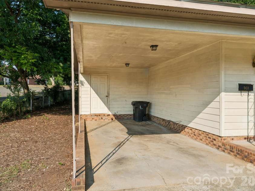 901 Kennedy Street, Monroe, NC 28110.  MLS# CAR4404296, YatesRealty ID 39084. 