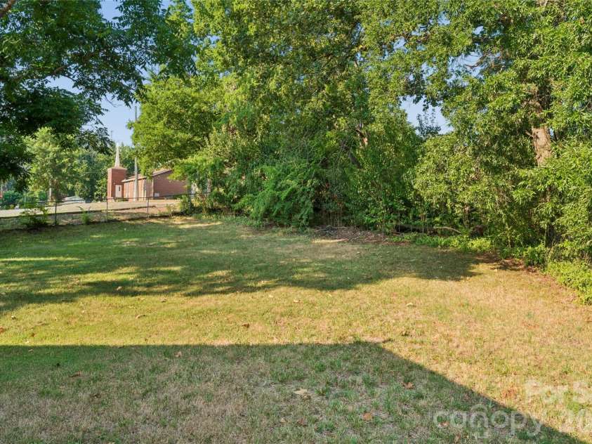 901 Kennedy Street, Monroe, NC 28110.  MLS# CAR4404296, YatesRealty ID 39084. 