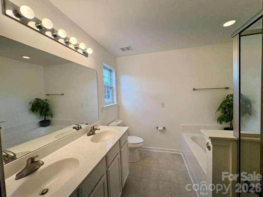 708 Jones Branch Drive, Fort Mill, SC 29715.  MLS# CAR4406297, YatesRealty ID 39087. 