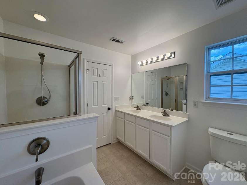 708 Jones Branch Drive, Fort Mill, SC 29715.  MLS# CAR4406297, YatesRealty ID 39087. 