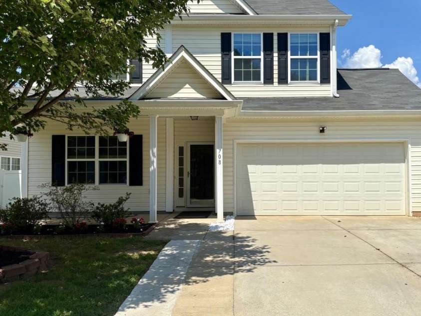 708 Jones Branch Drive, Fort Mill, SC 29715.  MLS# CAR4406297, YatesRealty ID 39087. 