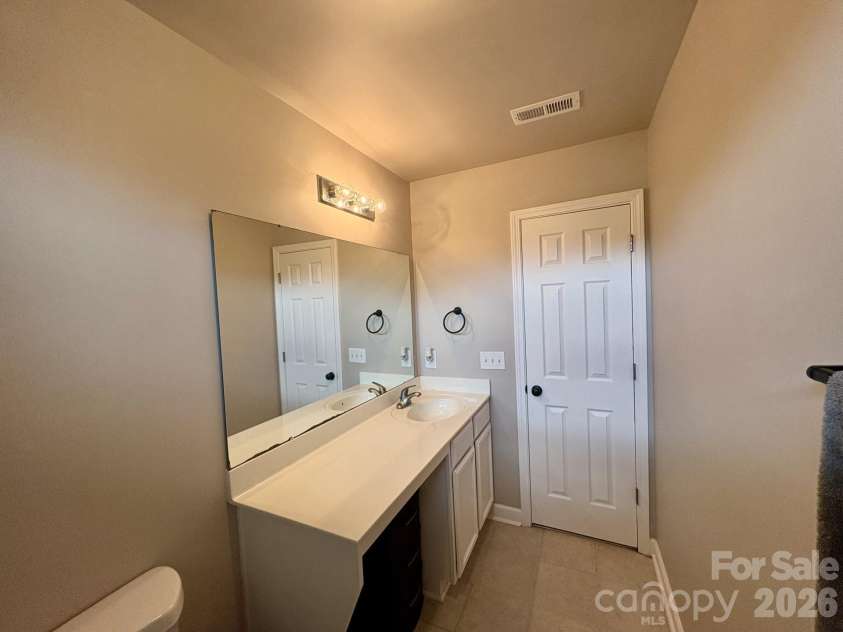 708 Jones Branch Drive, Fort Mill, SC 29715.  MLS# CAR4406297, YatesRealty ID 39087. 