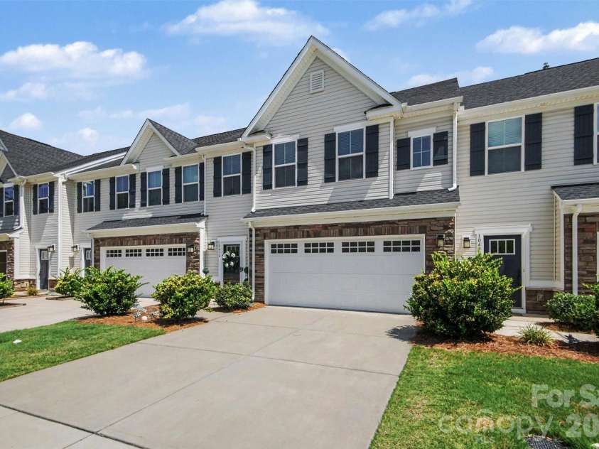 10434 Dalton Woods Court, Huntersville, NC 28078.  MLS# CAR4403366, YatesRealty ID 39088. Front