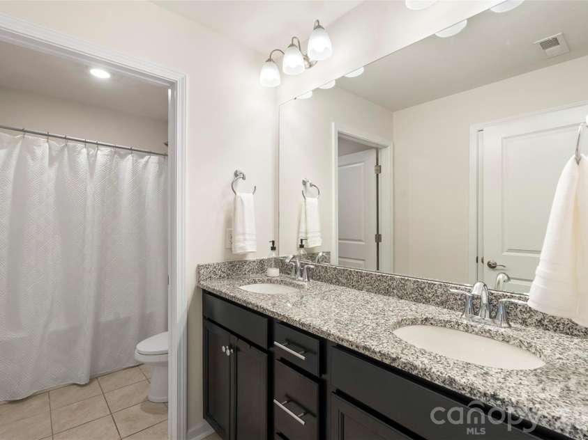 1016 Arbury Way, Waxhaw, NC 28173.  MLS# CAR4393519, YatesRealty ID 39089. 