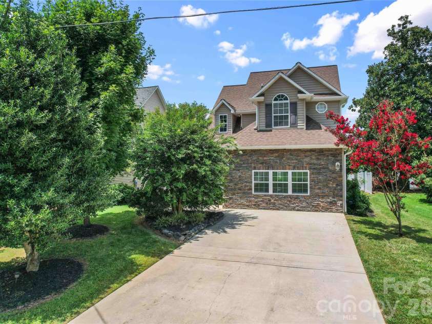 1180 Riverview Road Extension, Lexington, NC 27292.  MLS# CAR4344362, YatesRealty ID 3909. 