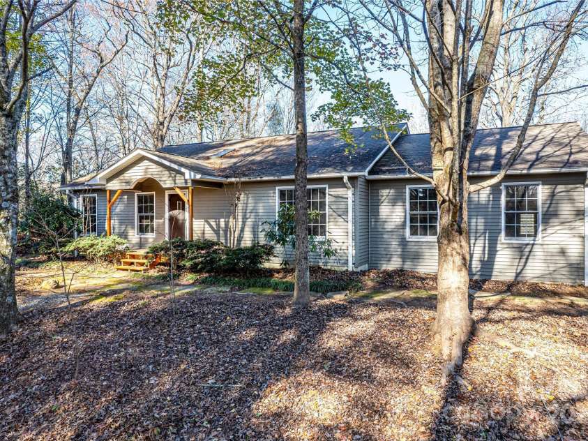 183 Wildwood Way, Lake Toxaway, NC 28747.  MLS# CAR4203789, YatesRealty ID 3909. 