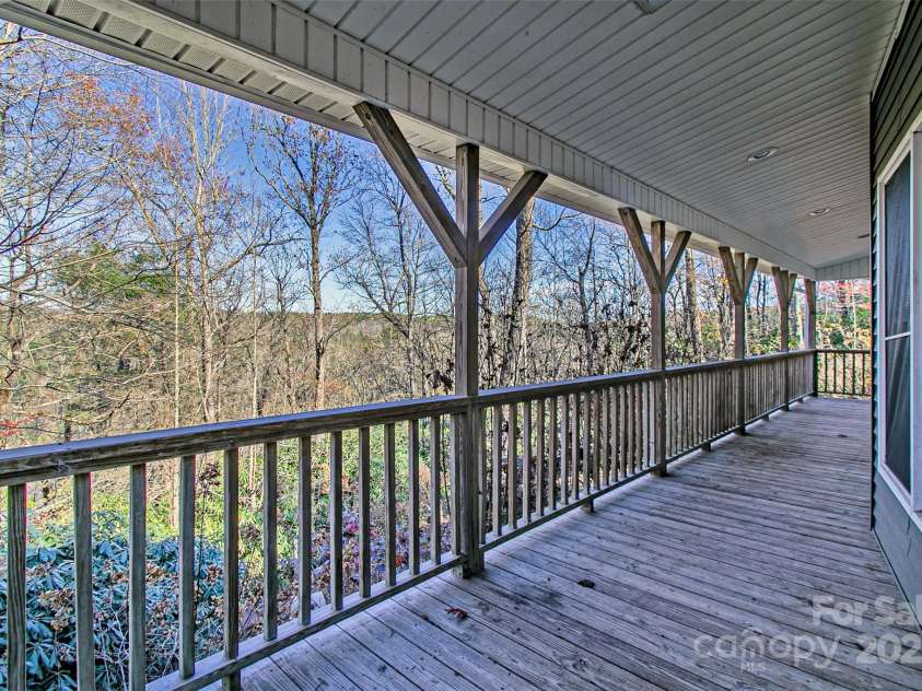 183 Wildwood Way, Lake Toxaway, NC 28747.  MLS# CAR4203789, YatesRealty ID 3909. 