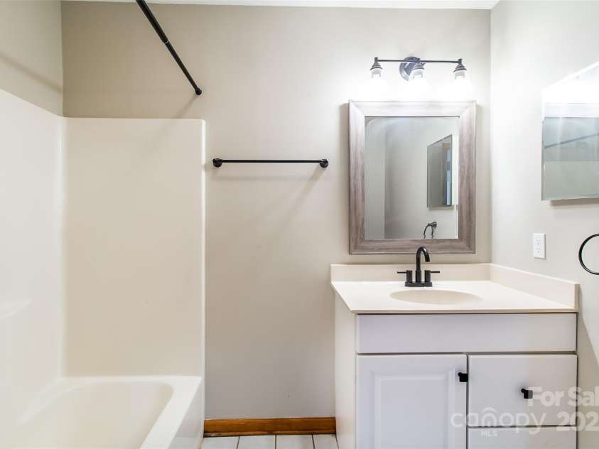 183 Wildwood Way, Lake Toxaway, NC 28747.  MLS# CAR4203789, YatesRealty ID 3909. 