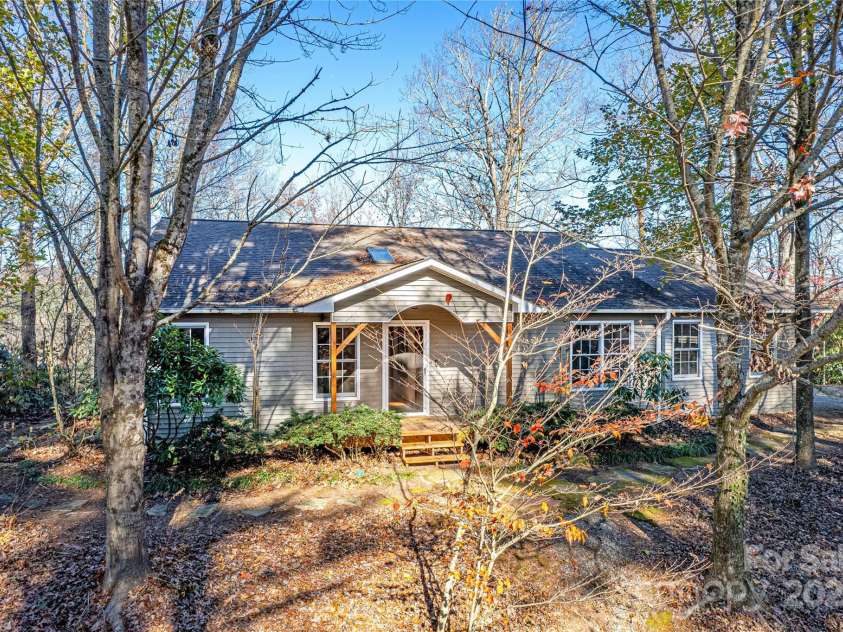 183 Wildwood Way, Lake Toxaway, NC 28747.  MLS# CAR4203789, YatesRealty ID 3909. 