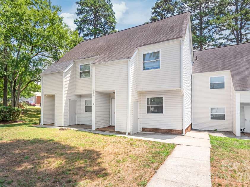 9156 Black Heath Circle, Charlotte, NC 28214.  MLS# CAR4404885, YatesRealty ID 39090. 