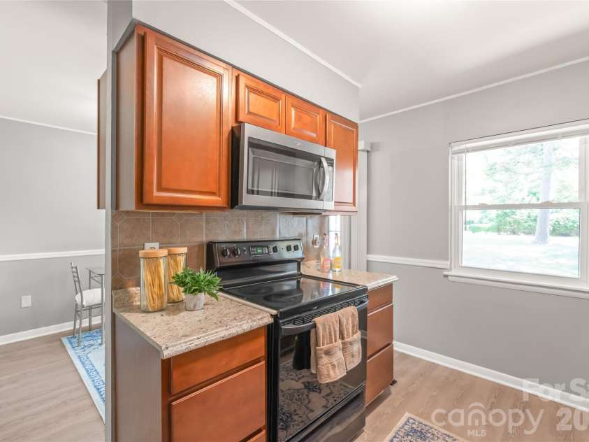 9156 Black Heath Circle, Charlotte, NC 28214.  MLS# CAR4404885, YatesRealty ID 39090. 