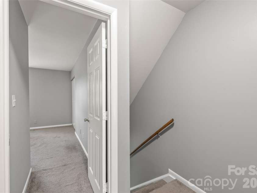 9156 Black Heath Circle, Charlotte, NC 28214.  MLS# CAR4404885, YatesRealty ID 39090. 
