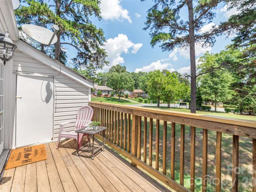 9156 Black Heath Circle, Charlotte, NC 28214.  MLS# CAR4404885, YatesRealty ID 39090. 