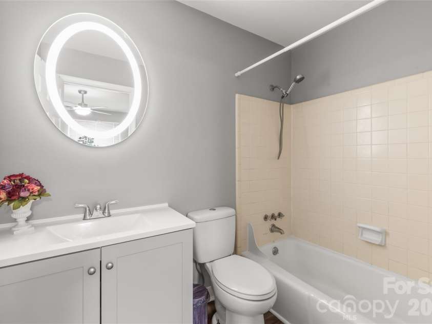 9156 Black Heath Circle, Charlotte, NC 28214.  MLS# CAR4404885, YatesRealty ID 39090. 