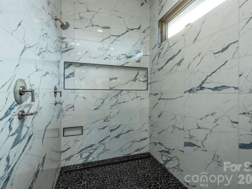 158 Riverbend Forest Drive, Asheville, NC 28805.  MLS# CAR4399646, YatesRealty ID 39092. 