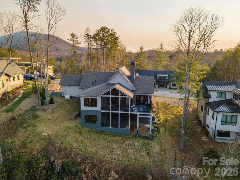 158 Riverbend Forest Drive, Asheville, NC 28805.  MLS# CAR4399646, YatesRealty ID 39092. 